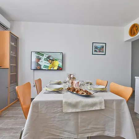 Tonik Apartment